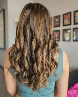 Brunette revival, courtesy of Ankita! ✨💇‍♀️
From faded and flat to rich, shiny, and full of dimension—this summer hair transformation is everything.
Whether you’re going for low-maintenance glam or just need a fresh boost, Ankita’s your girl. Her blends are seamless, glossy, and made to last.
Her summer books are filling up fast, so don’t wait!
📞 Call or hit the link in bio to schedule your spot before it’s gone.
#AvalonSalonSpa #HairByAnkita #LakeZurichSalon #SummerHairGoals #BrunetteBalayage #HealthyHairVibes #ChicagolandHair #AmikaSalon #BookNow